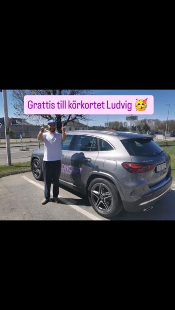 Kan fredagen starta bättre? 😃 Idag körde Ludvig hem ett körkort efter superfin körning hos Trafikverket 🚦🚙 Ett jättestort GRATTIS till Dig Ludvig 🥳🎉 Grymt bra jobbat!⭐💪 Njut av körkortet och hoppas att Du får mycket glädje av det! Vi ses ute på vägarna.
#körkoncepttrafikskola #trafikskola #körskola #uppkörning #körprov