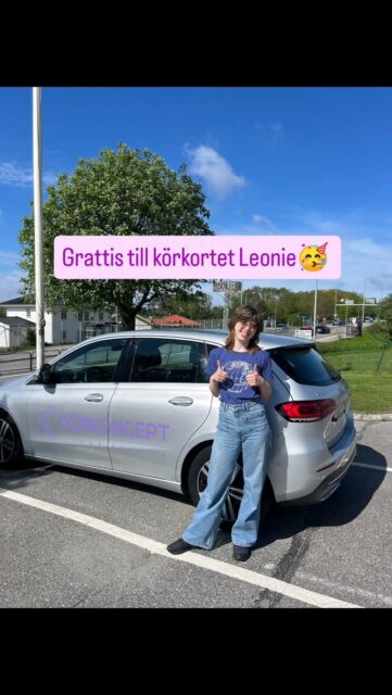 Wohoo! 🤩 Idag gratulerar vi fantastiska Leonie till sitt efterlängtade körkort 🥳🚘⭐ Ett jättestort GRATTIS till Dig tjejen och grymt bra jobbat!
Njut av körkortet och vi ses ute på vägarna.
#körkoncepttrafikskola #trafikskola #körskola #uppkörning #körprov